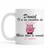 Mug personnalisé avec prénom recto-verso "il a un caractère de cochon"