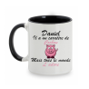 Mug personnalisé avec prénom recto-verso "il a un caractère de cochon"